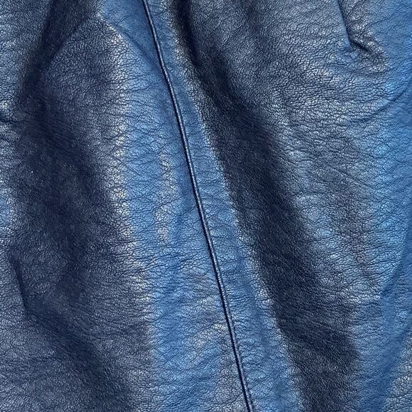 𝅺DIVIDED By H&M Zippered Faux Leather Navy Mini Skirt - Picture 4 of 8